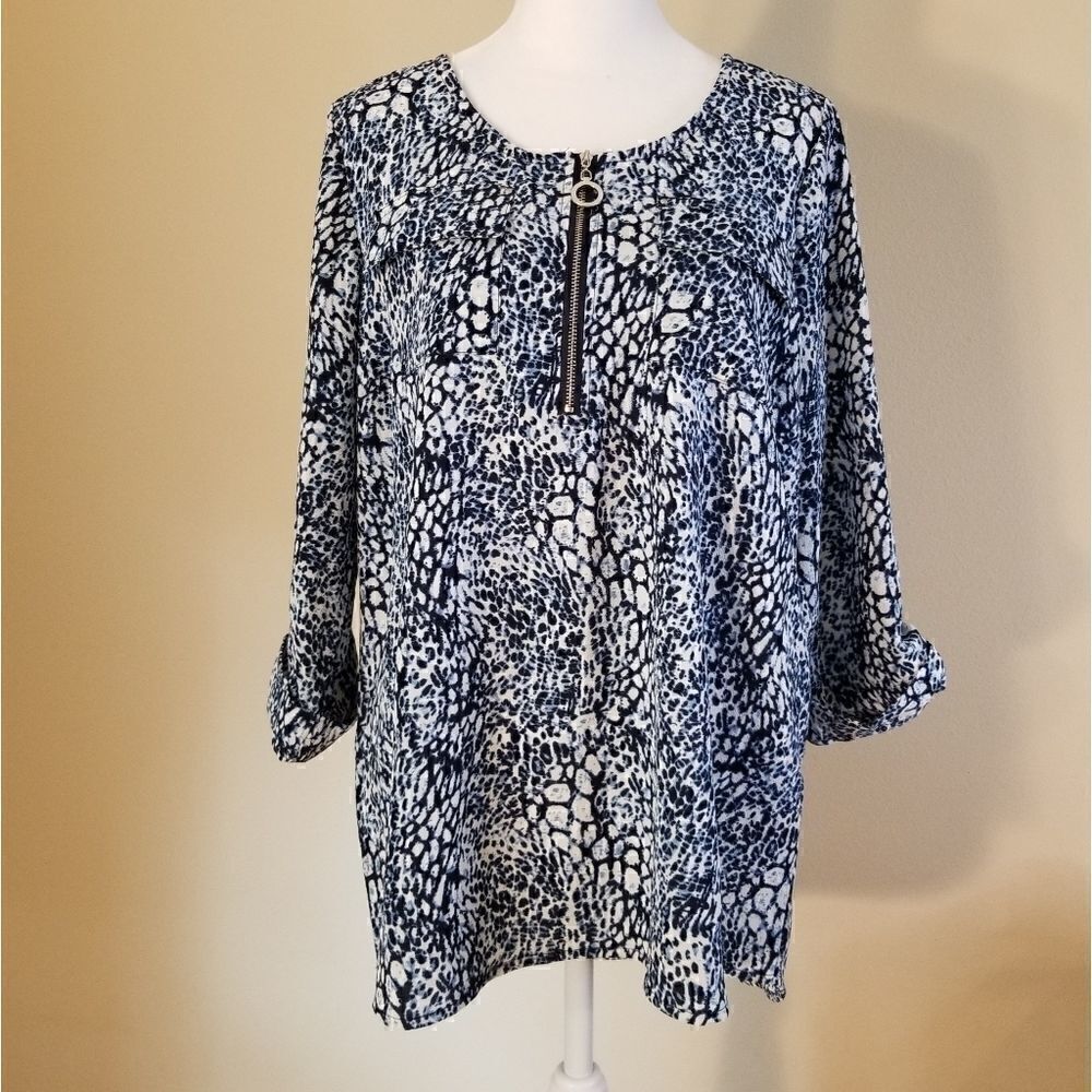 NWT! Cathy Daniels 3/4 Sleeve Zip Neckline Top Med